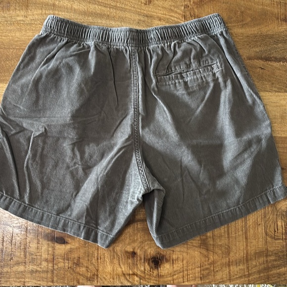🎉HP🎉 Old Navy (3 pack) Casual Shorts - Picture 6 of 16